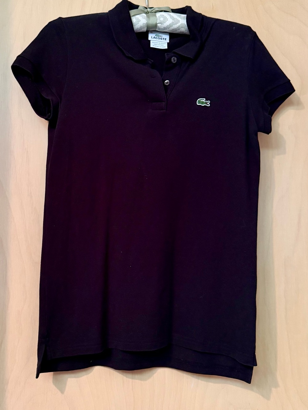Lacoste black polo w green croc. Sz 40 Euro (4), excellent condition.